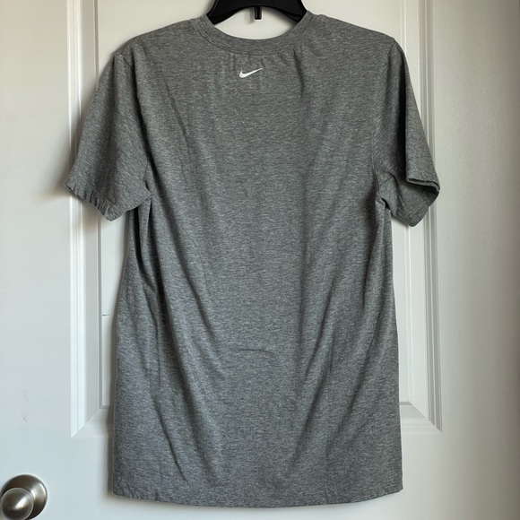 Nike Tshirt Oak Hill Small - Picture 3 of 3